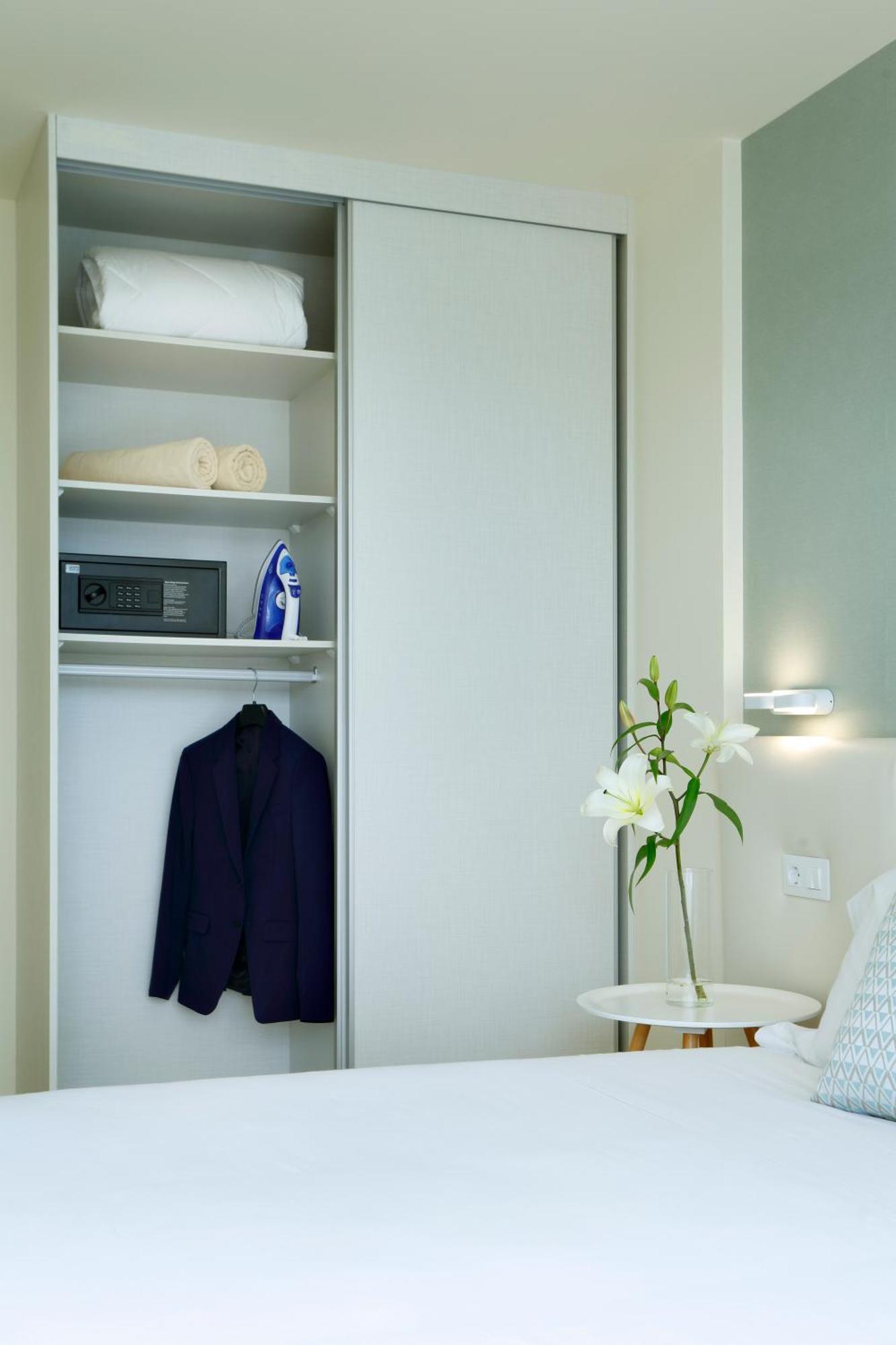 Marinell Collection Palm-mar